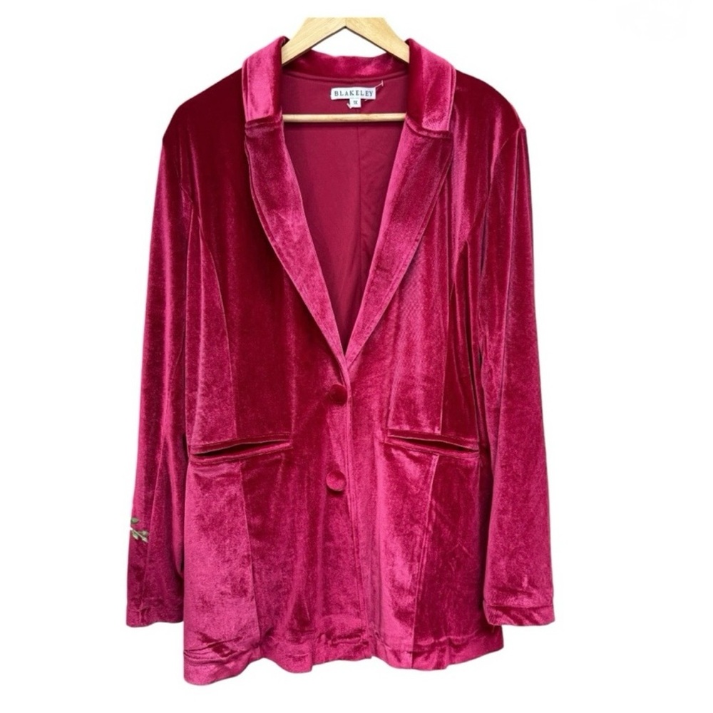 Blakely Women's Velvet Blazer - Fuchsia, size L/XL